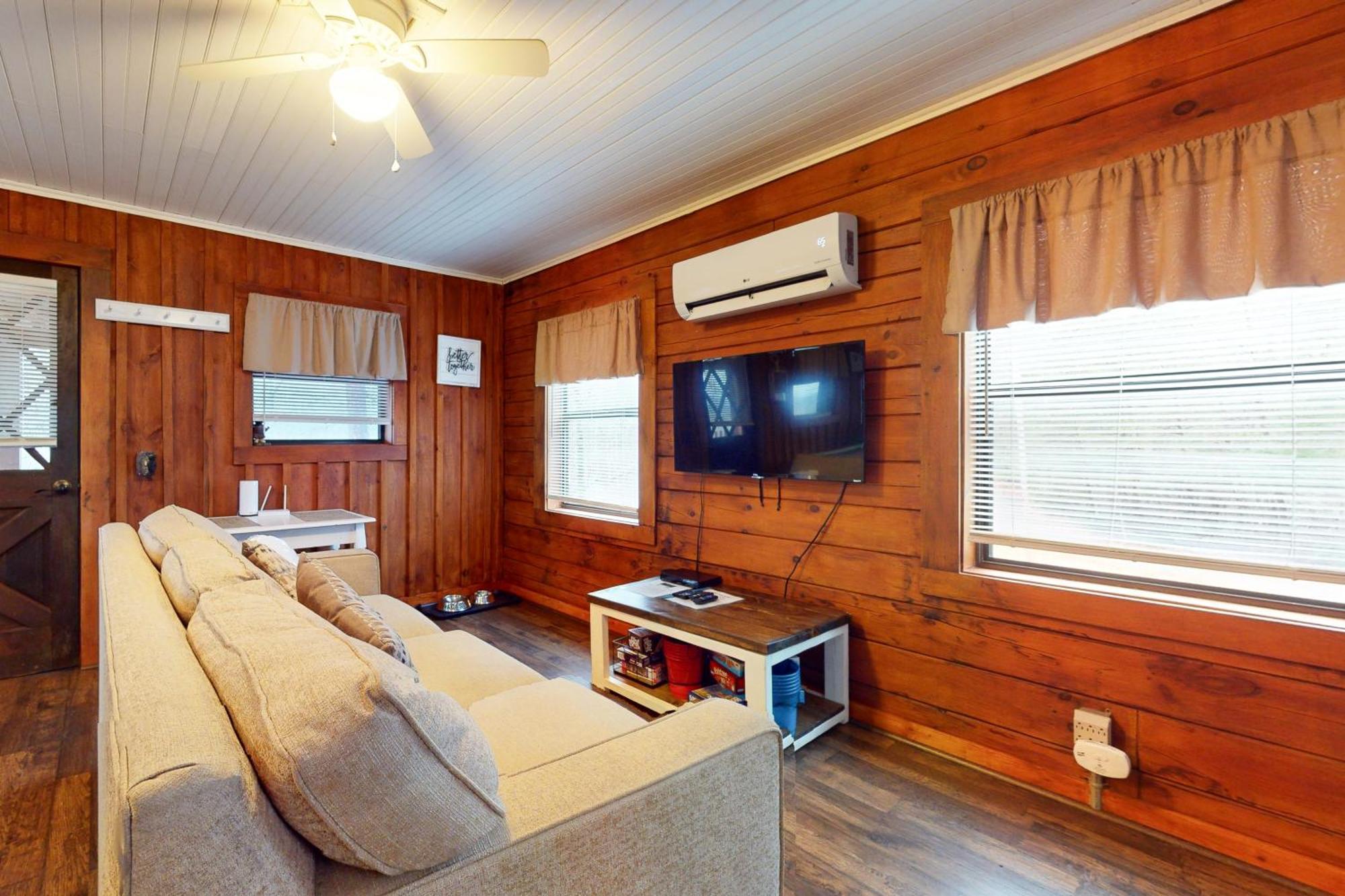 Cozy Cabin เซอเวียร์วีล ภายนอก รูปภาพ